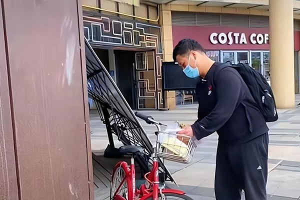 博士八年未畢業(yè)，缺錢(qián)送外賣稱丟了“浙大”的人