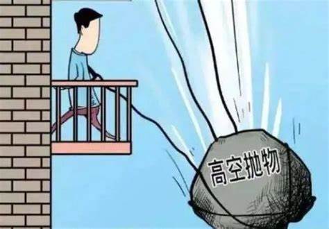 因嫌救援消防吵，男子竟高空拋物企圖阻止！